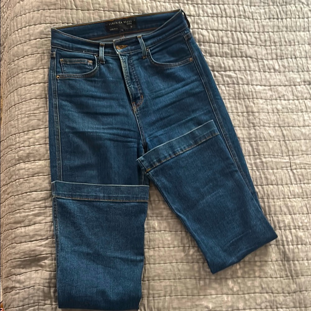 Veronica Beard Carson High Rise Ankle Flare Jean, mid blue, good used condition.